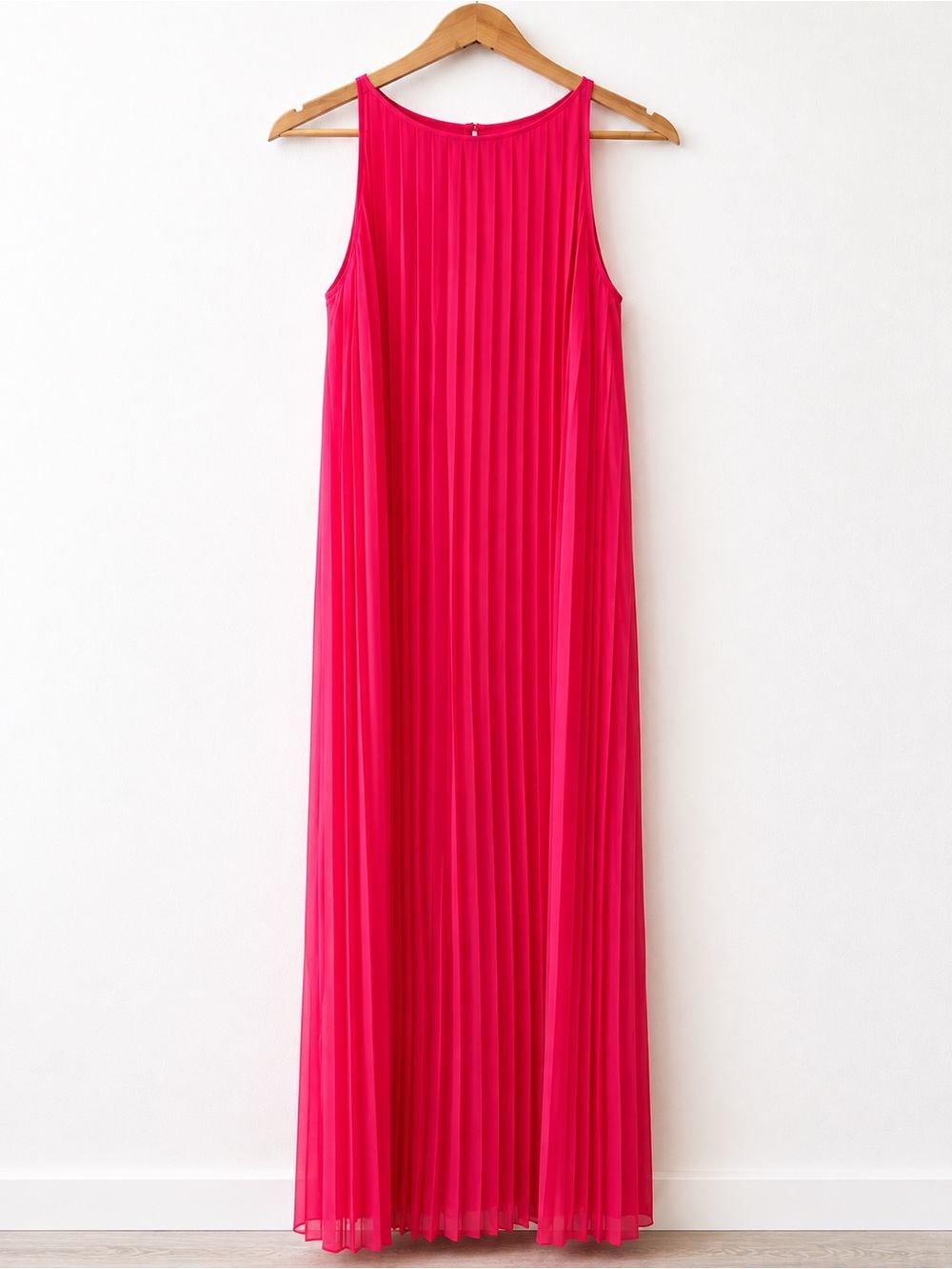 Felicity & Coco Hot Pink Sleeveless Pleated Maxi Dress